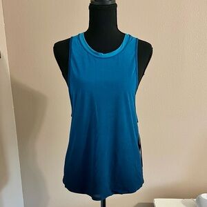 Lululemon Chase Me Tank in Ombre Blue